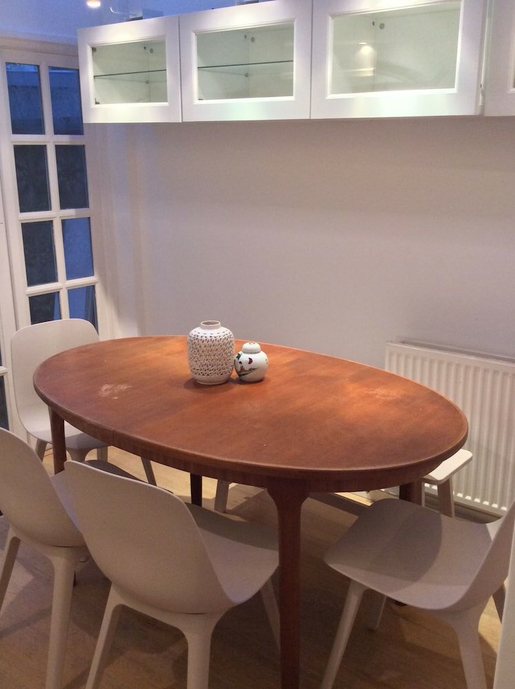 Фото The Old Bookbinders Retreat