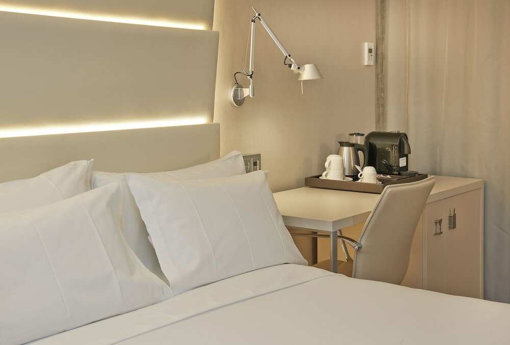 Фото Nh Barcelona Les Corts