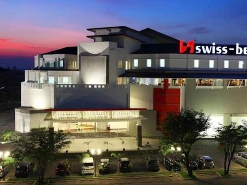 Внешний вид отеля Swiss-Belinn Panakkukang Makassar в Макасаре, фото 1