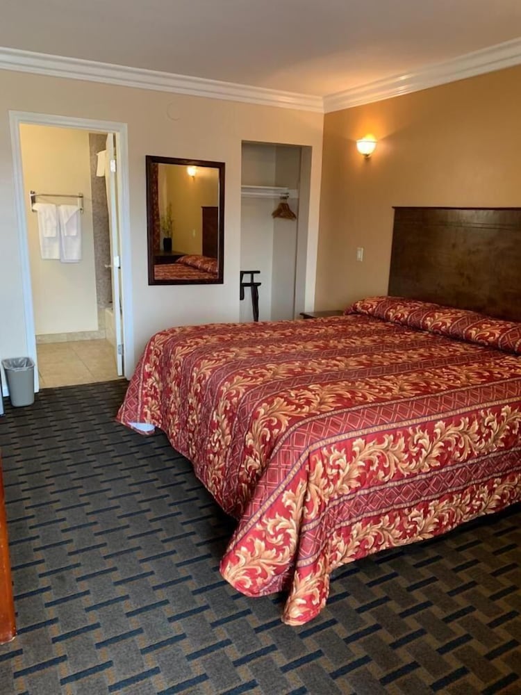 Фото Fullerton Lodge