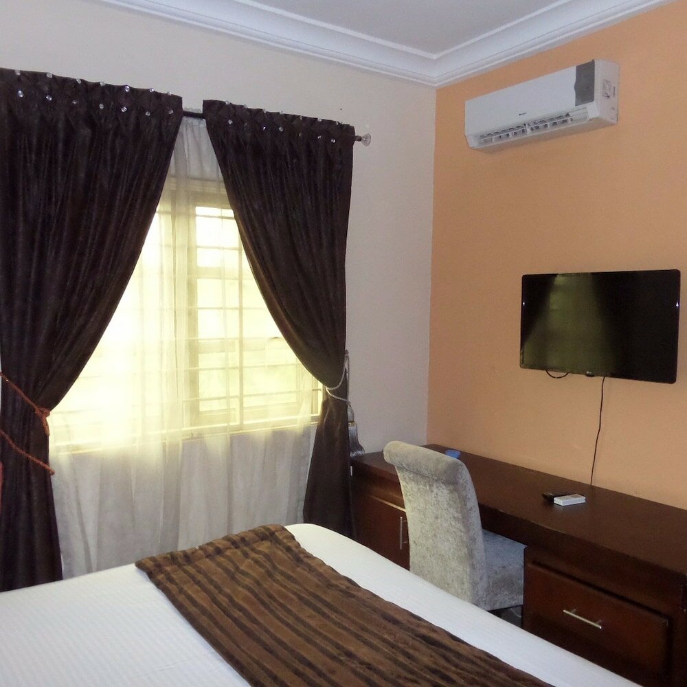 Фото Sugarland Hotel & Suites