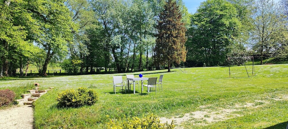 Фото Chateau de Bellefontaine