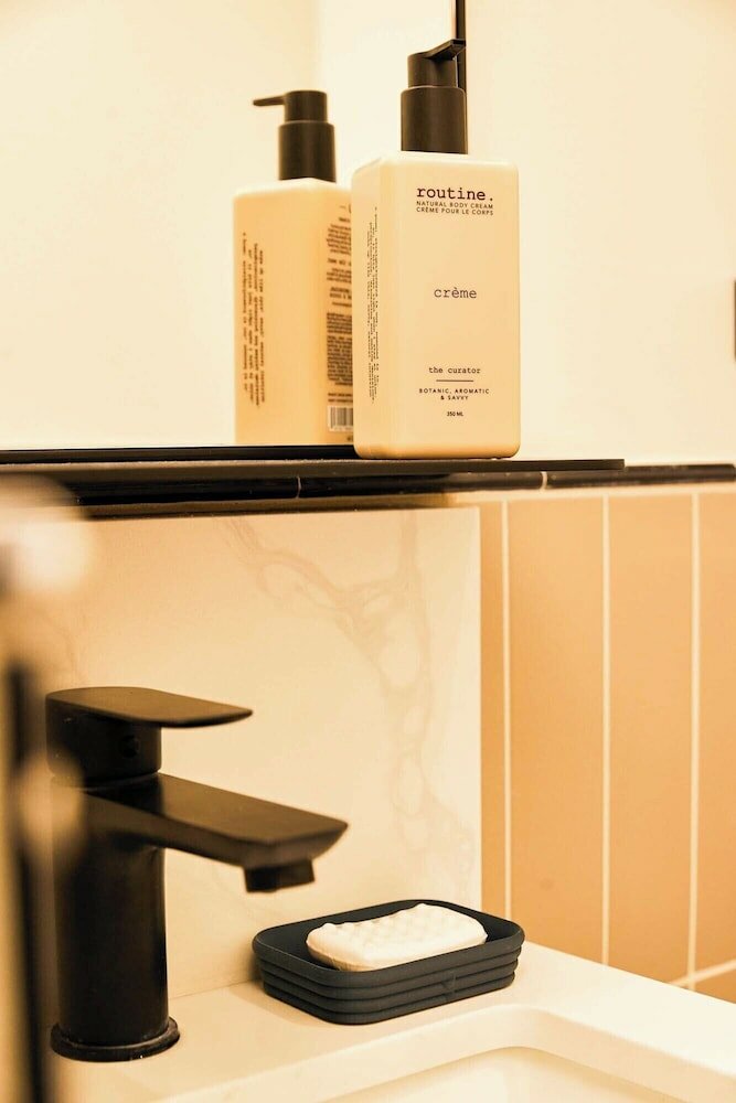 Фото Strathcona Hotel