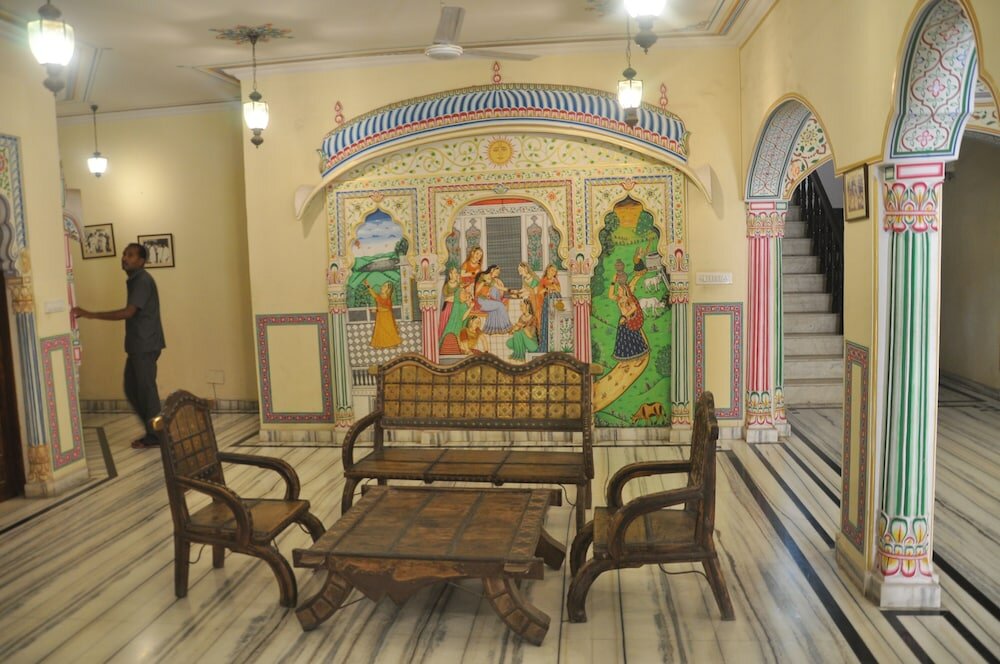 Фото Hotel Sajjan Niwas