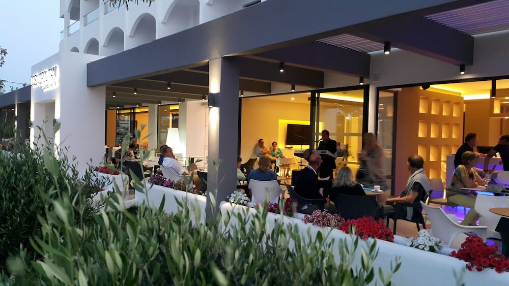 Фото Cosmopolitan Hotel