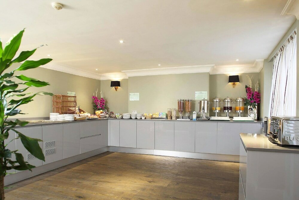 Фото Phoenix Hotel