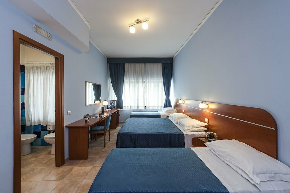 Hotel Millennium Gold, Naples, photo