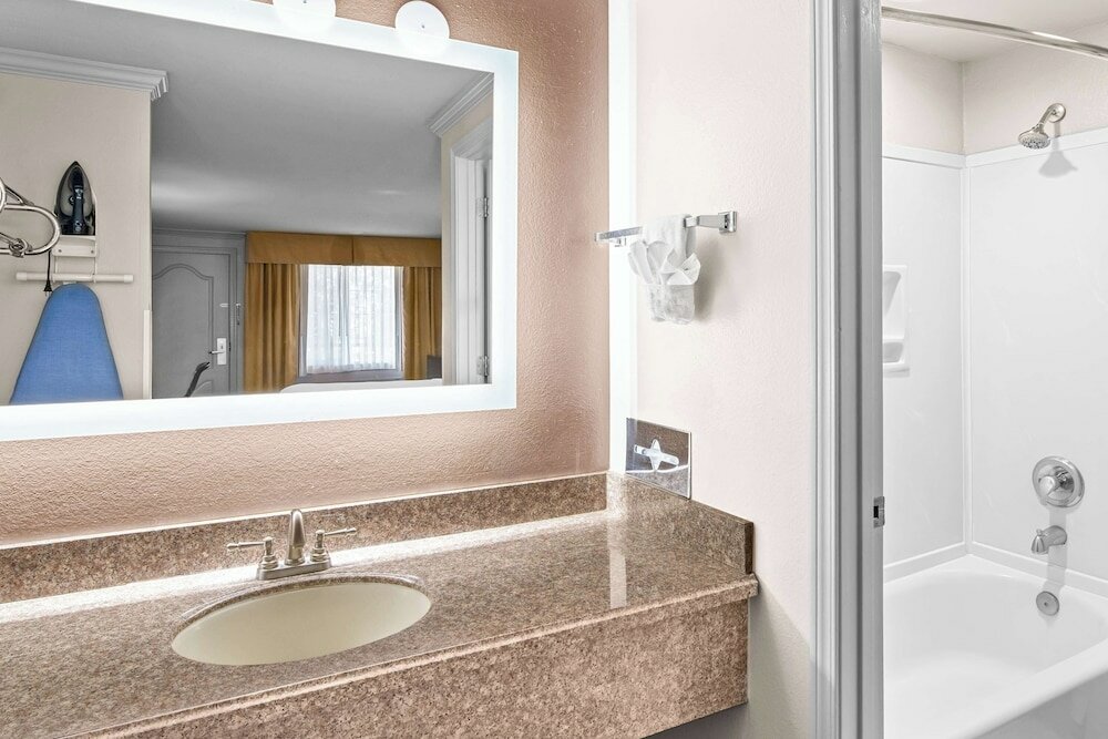 Фото Best Western Skyline Motor Lodge