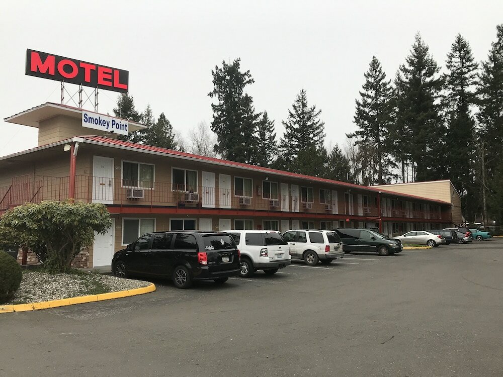 Фото Smokey Point Motor Inn