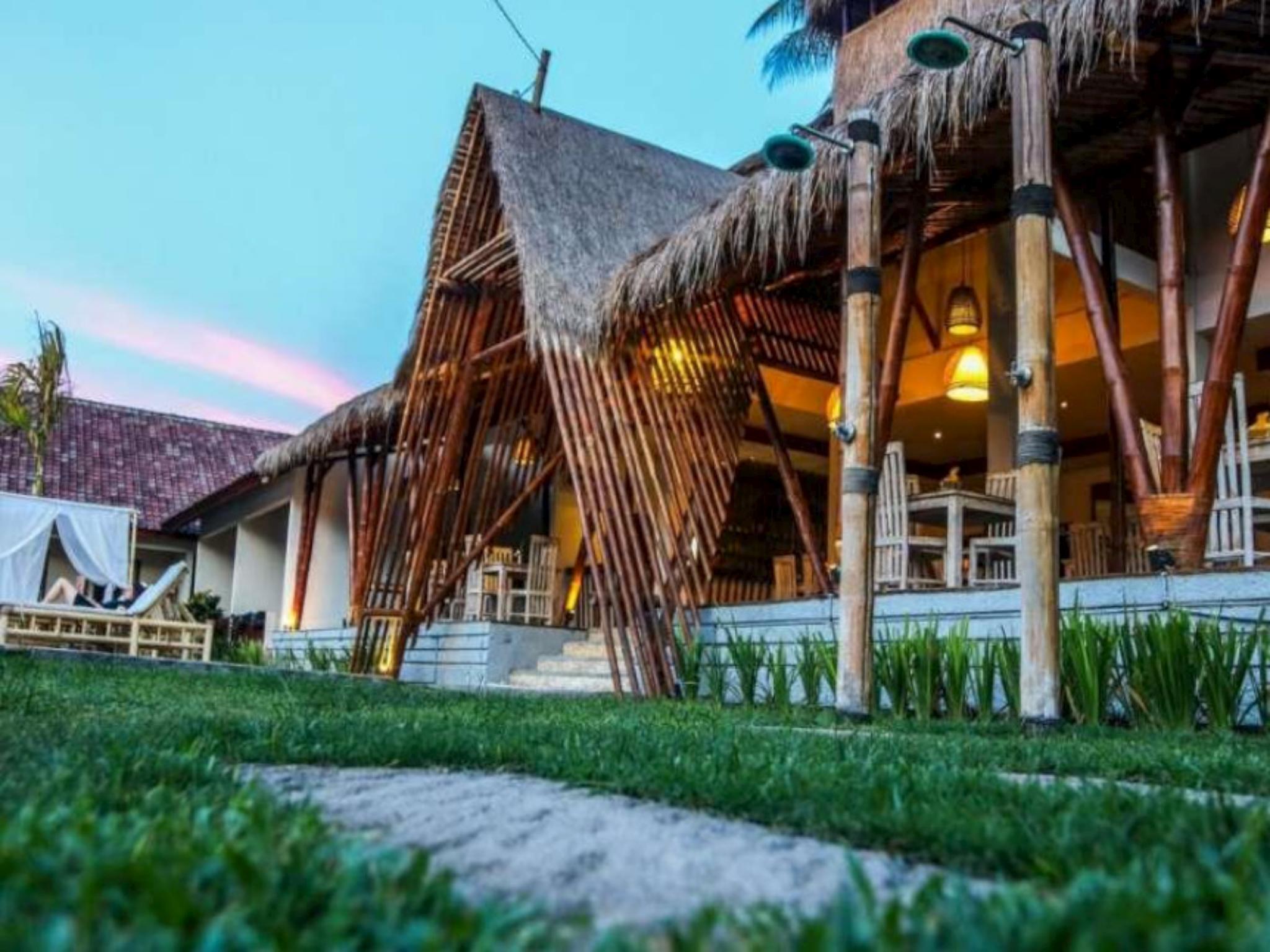 Фото Kuta Baru Hotel