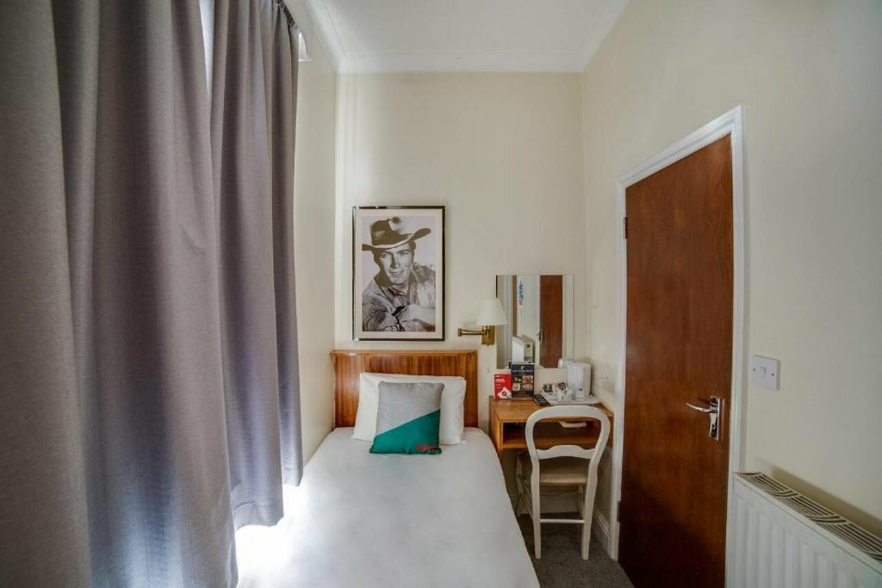 Фото St Georges Hotel Pimlico