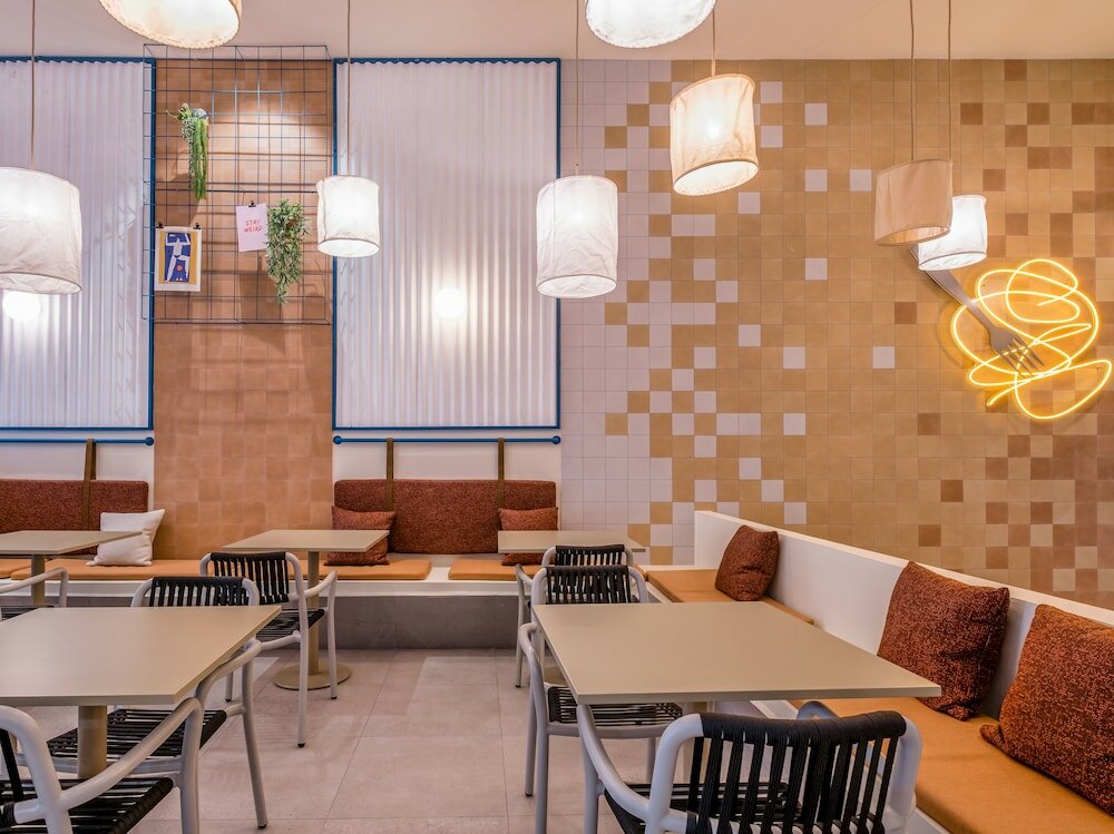 Фото Latroupe Poblenou Beach