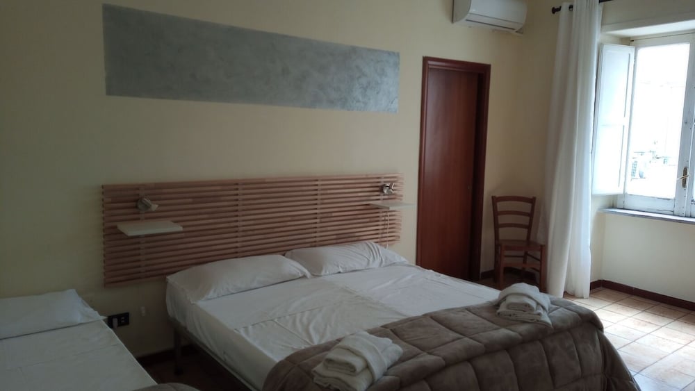 Фото Hotel Tourist