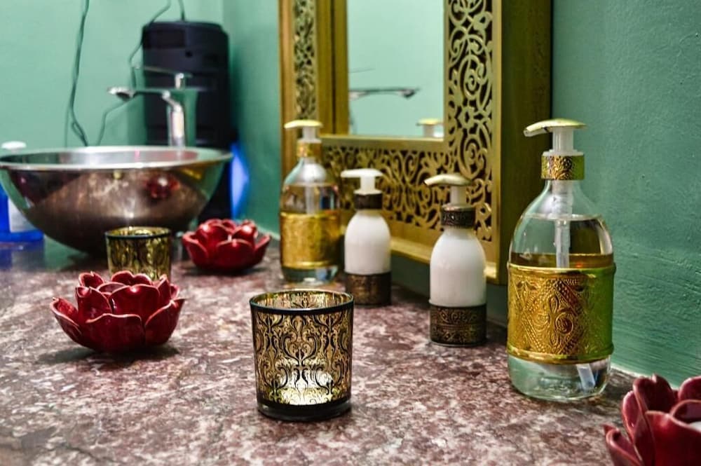 Фото La Renaissance Hotel