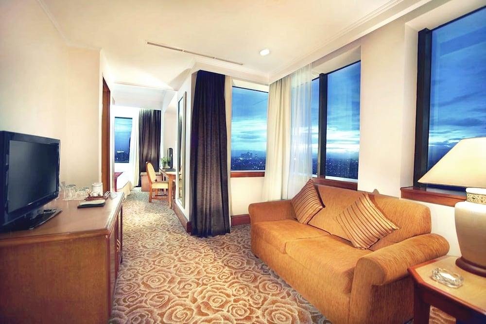 Фото Menara Peninsula Hotel Jakarta