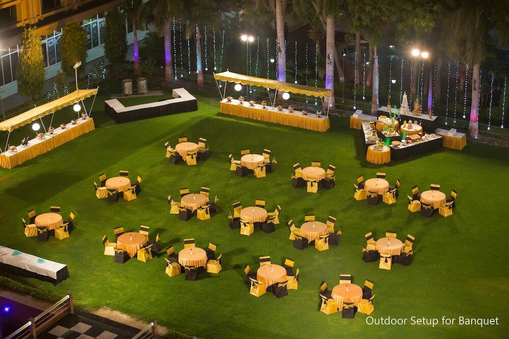 Фото Hotel Clarks Shiraz