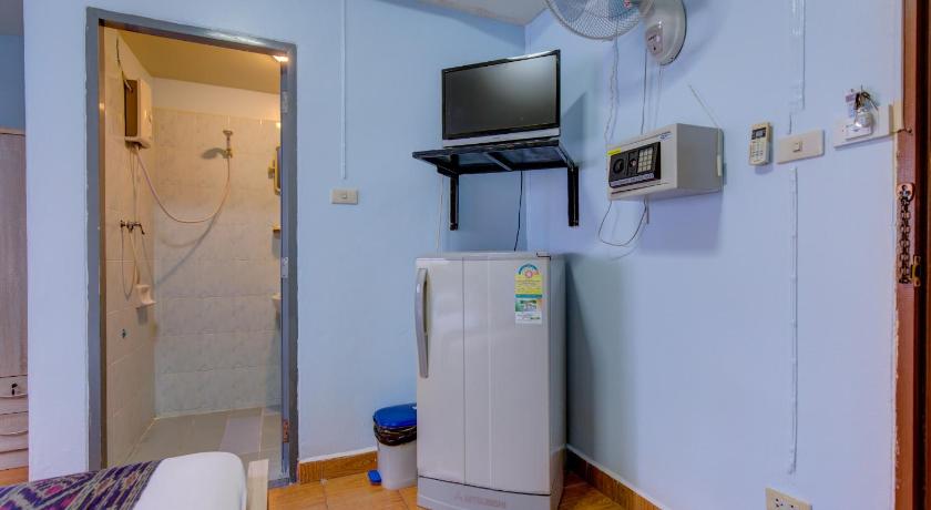 Фото I-Rovers Sports Bar & Guesthouse