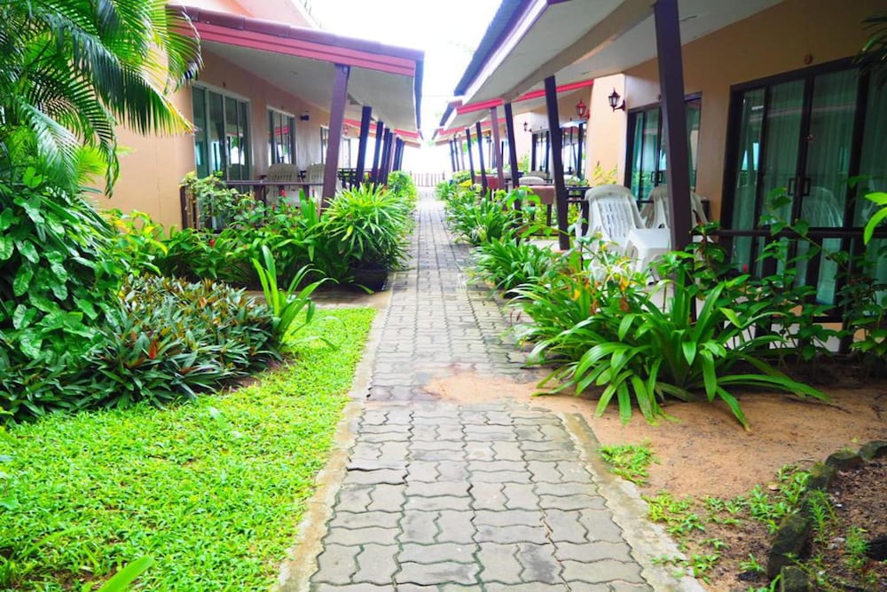 Фото Dang Sea Beach Bungalow