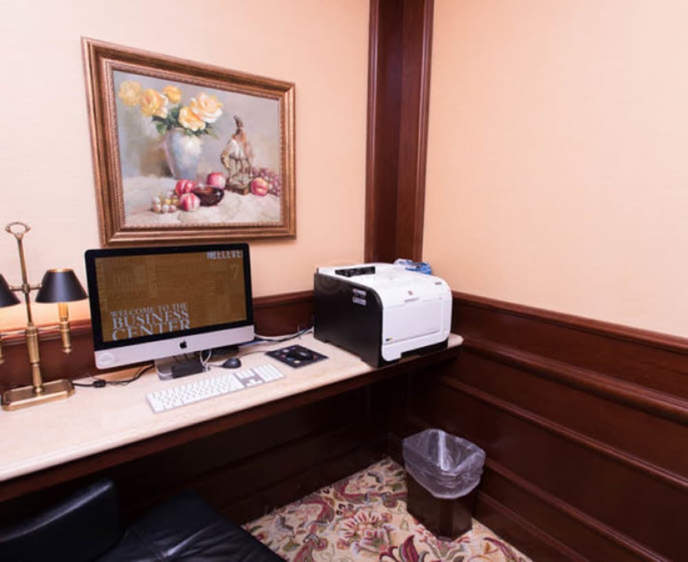 Фото Four Seasons Hotel Westlake Village