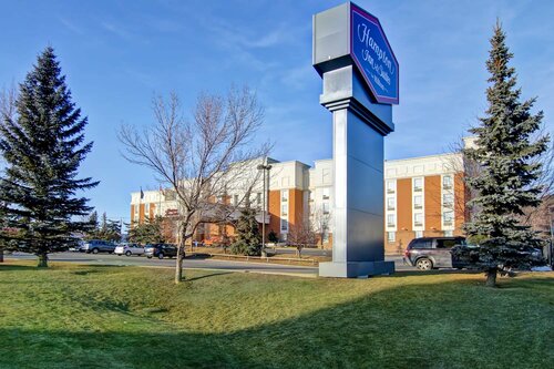 Внешний вид отеля Hampton Inn & Suites by Hilton Calgary-Airport в Калгарях, фото 3