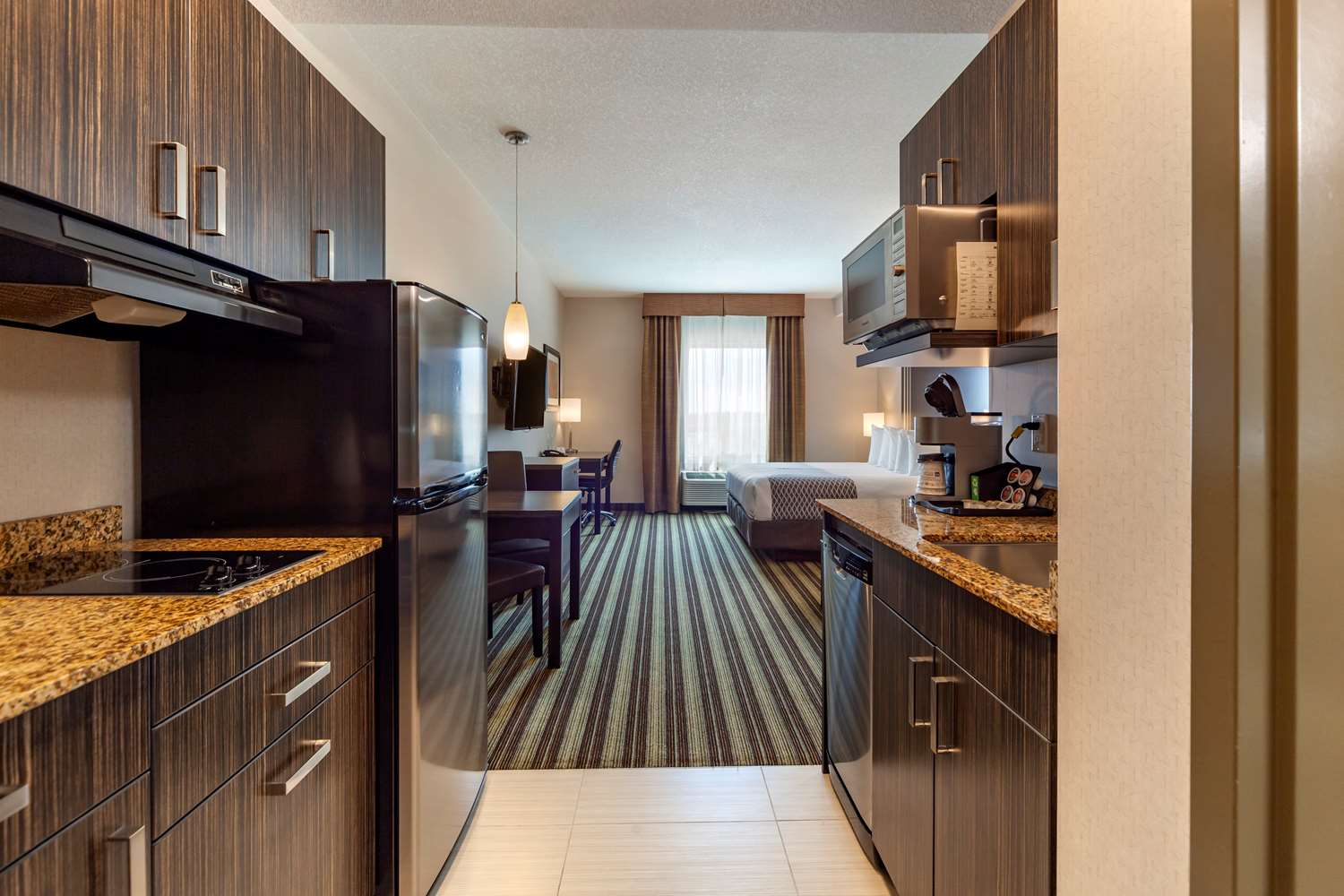 Фото Best Western Plus Drayton Valley All Suites
