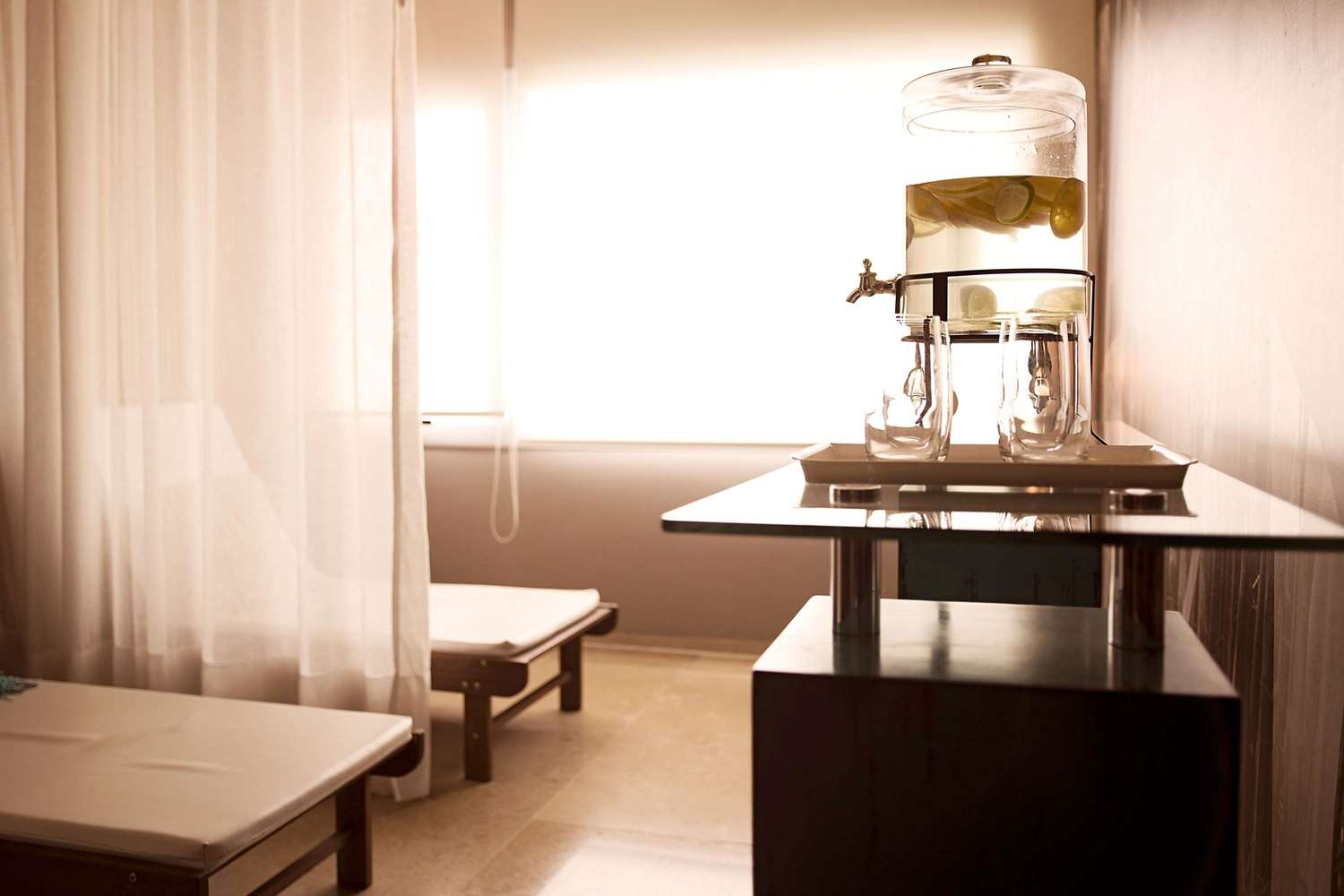 Фото Dazzler by Wyndham Asuncion