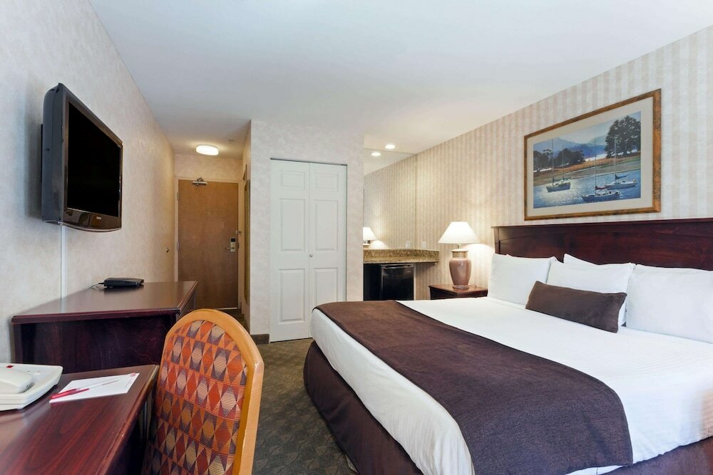 Фото SureStay by Best Western Richmond Vancouver Airport