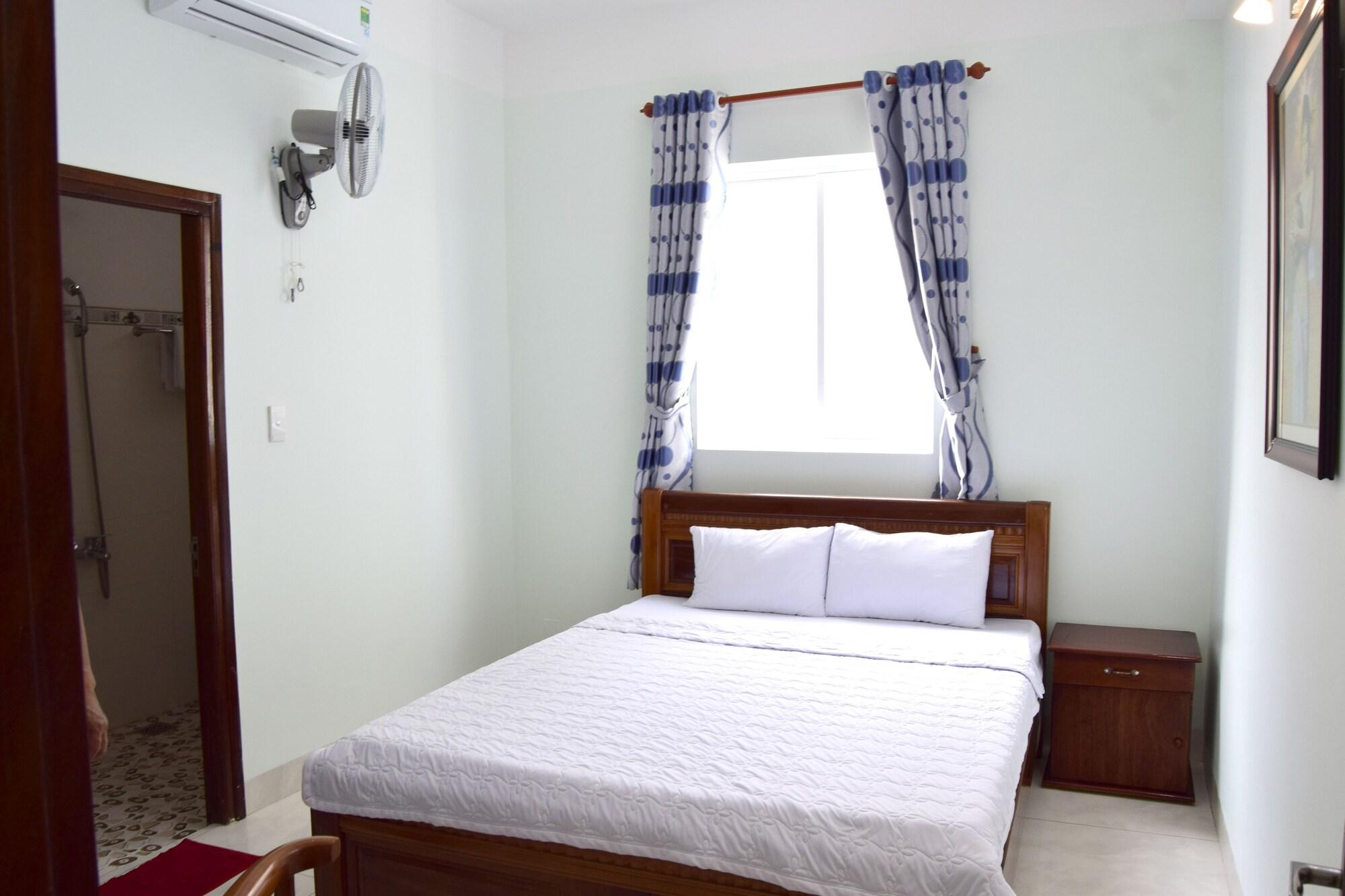 Фото Khach San Huong Giang