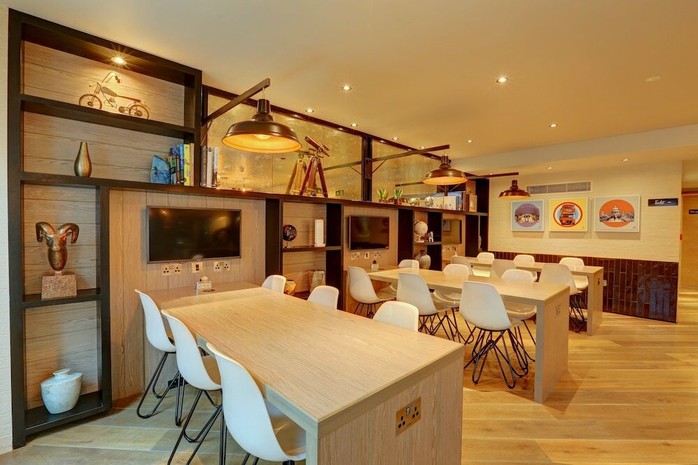 Фото Hub by Premier Inn London Goodge Street hotel