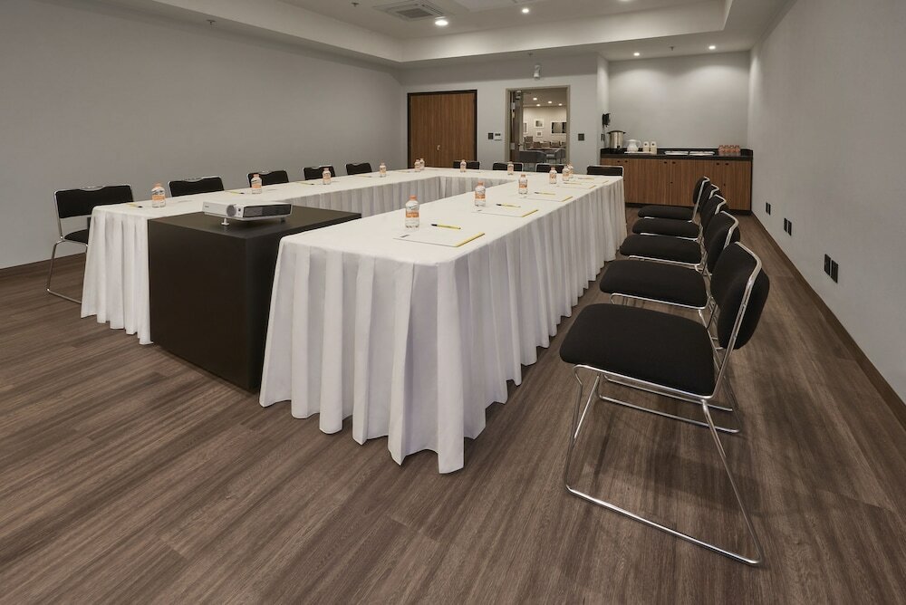 Фото City Express by Marriott Ciudad De México La Raza