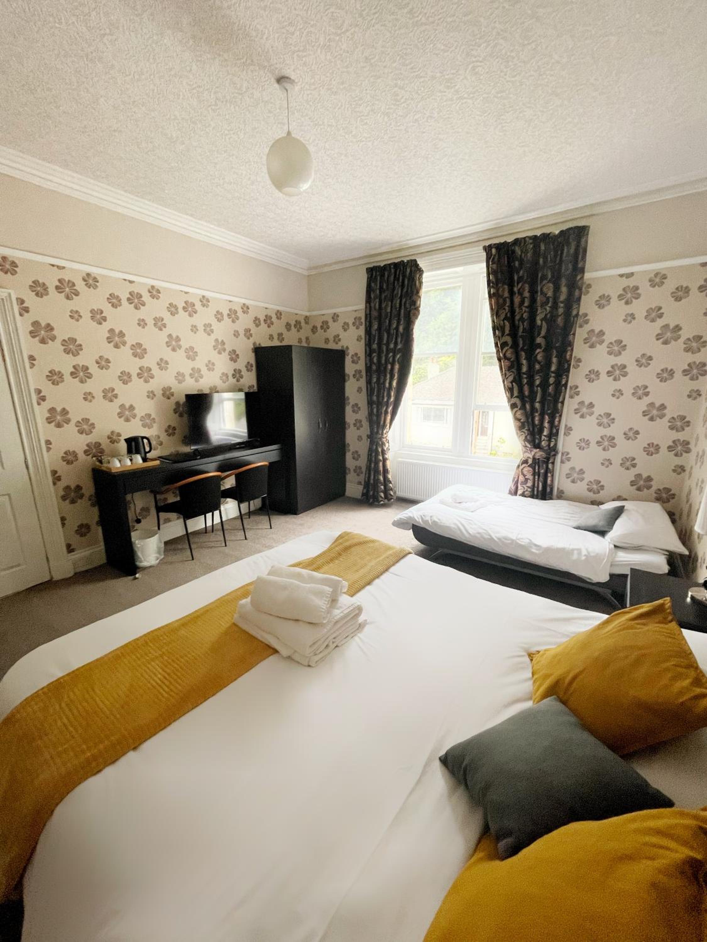 Фото Kings Knoll Hotel