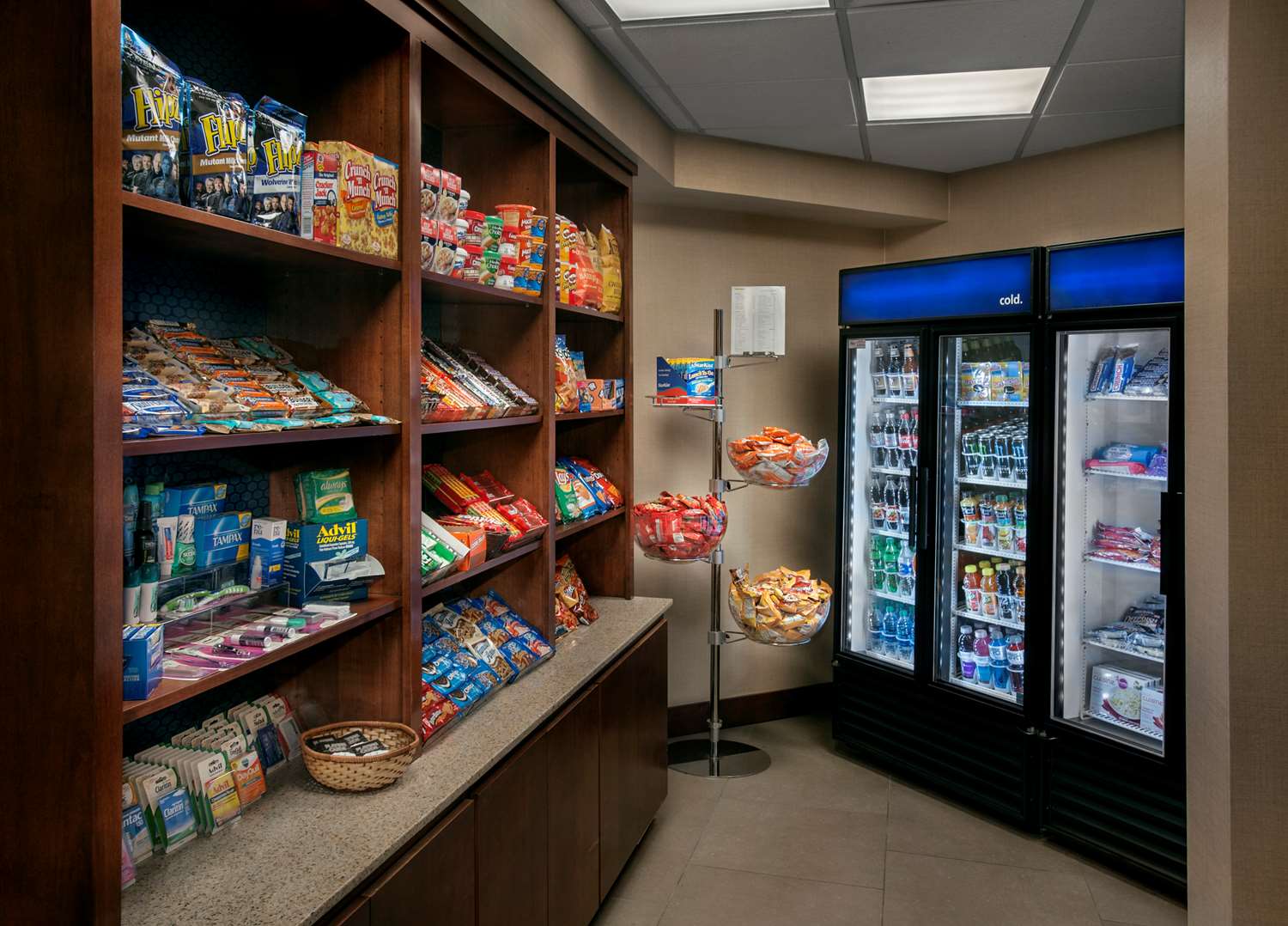 Фото Hampton Inn & Suites Milwaukee Downtown