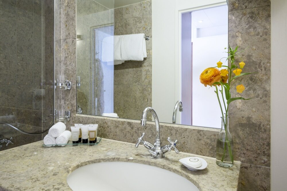 Фото Warwick Geneva