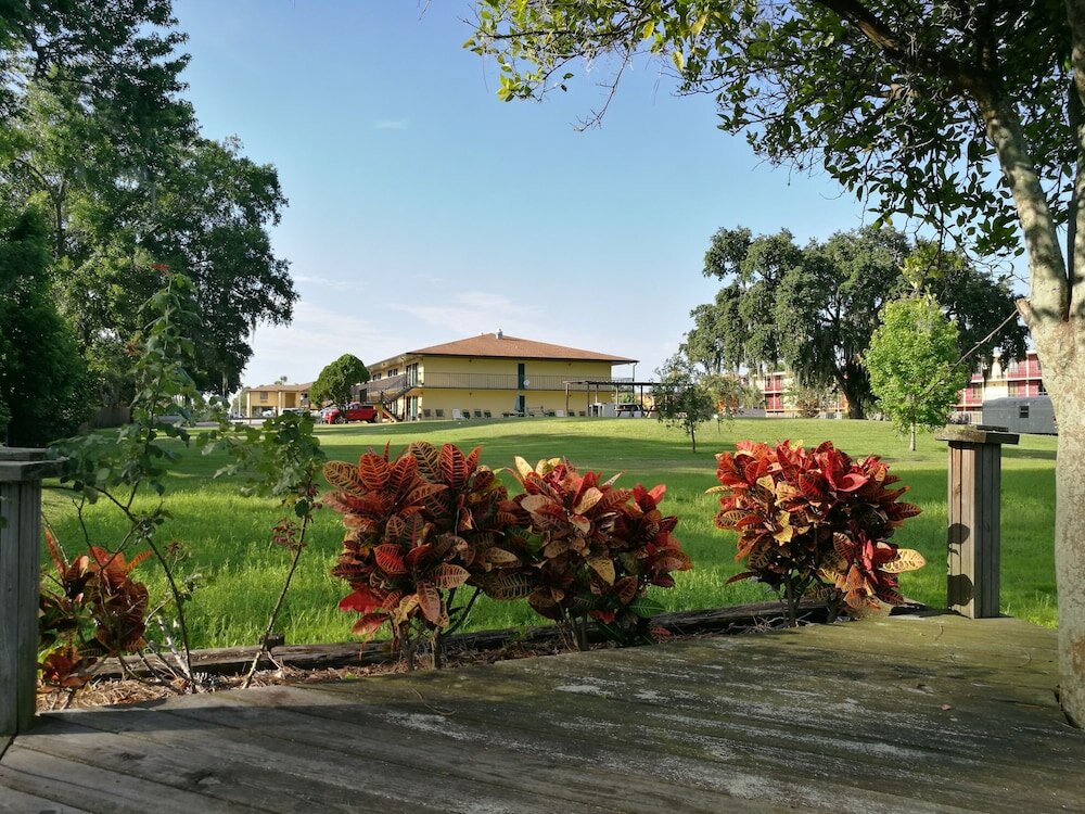 Фото Golden Link Resort Motel