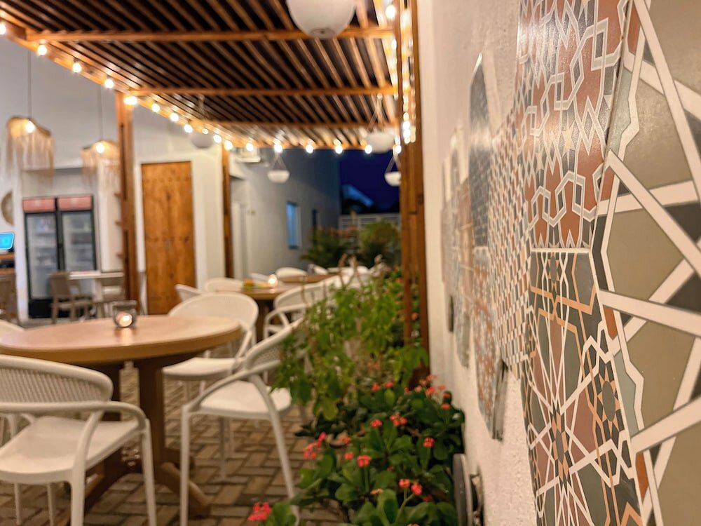 Фото Azure Lofts & Pool Hotel