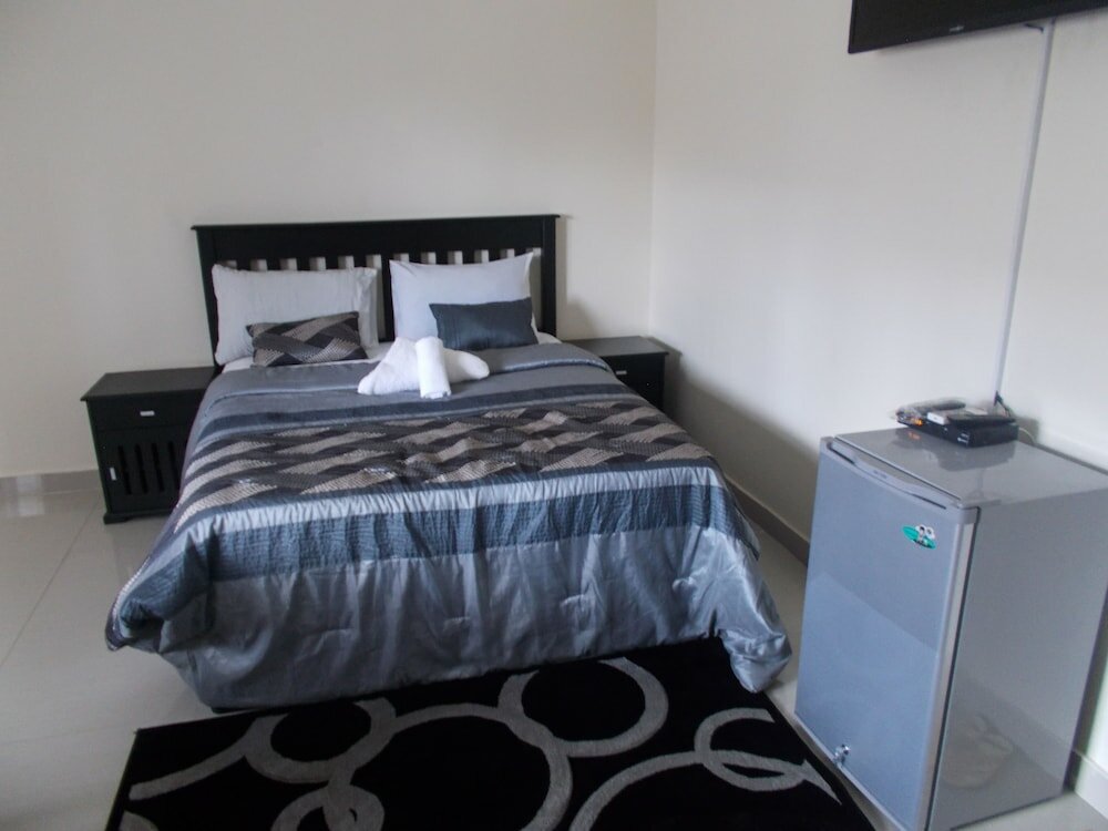 Фото Shema Guest Lodge