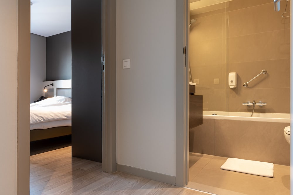 Фото Aparthotel Castelnou