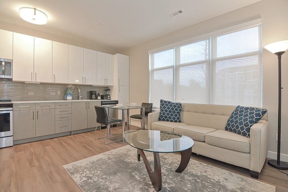 Фото Global Luxury Suites East Boston