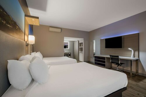Гостиница Best Western Diamond Bar Hotel & Suites в Помоне