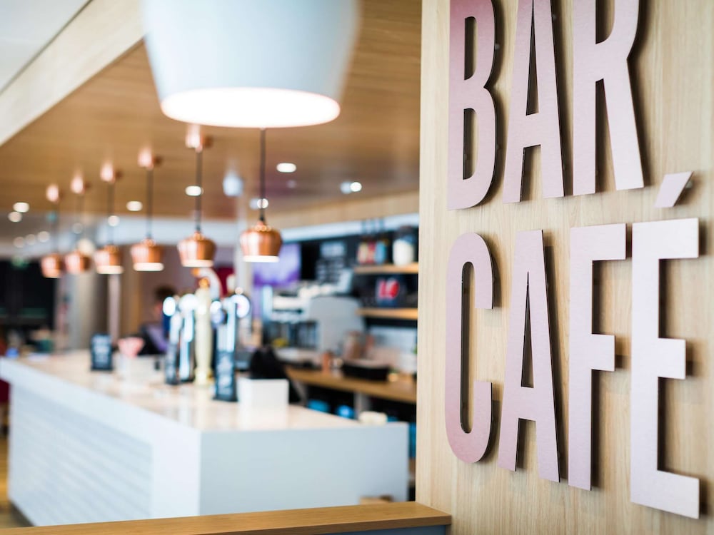 Фото Travelodge London Bethnel Green