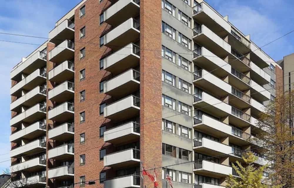 Фото Ottawa Embassy Hotel & Suites