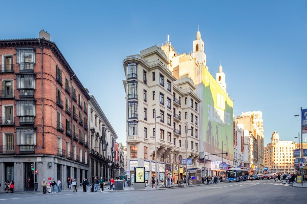 Фото отеля 1