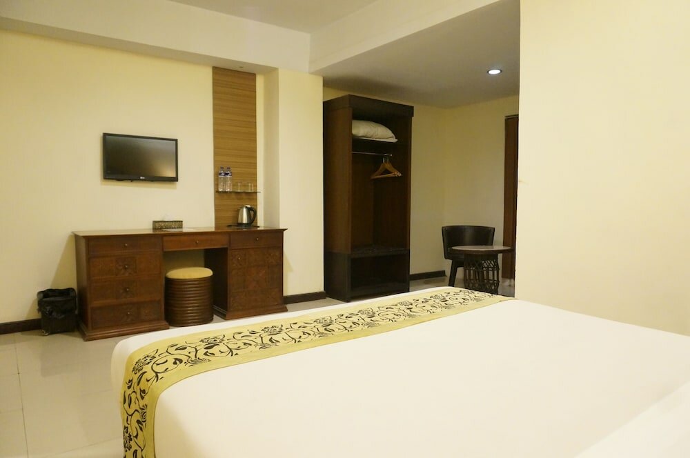 Фото Losari Beach Hotel