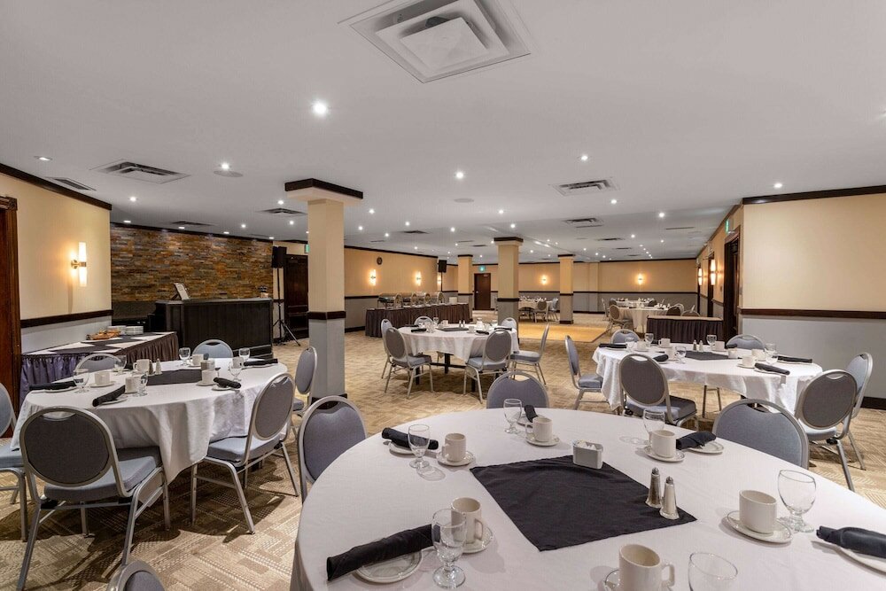 Фото Ramada by Wyndham Northern Grand Hotel & Conference Centre