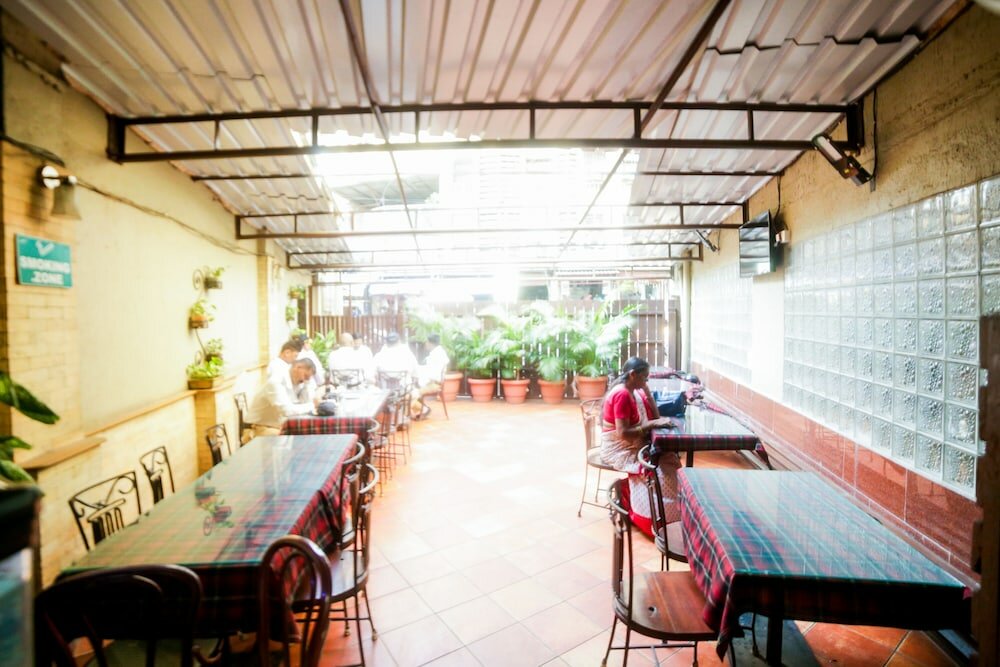 Фото Lucky Hotel Bandra