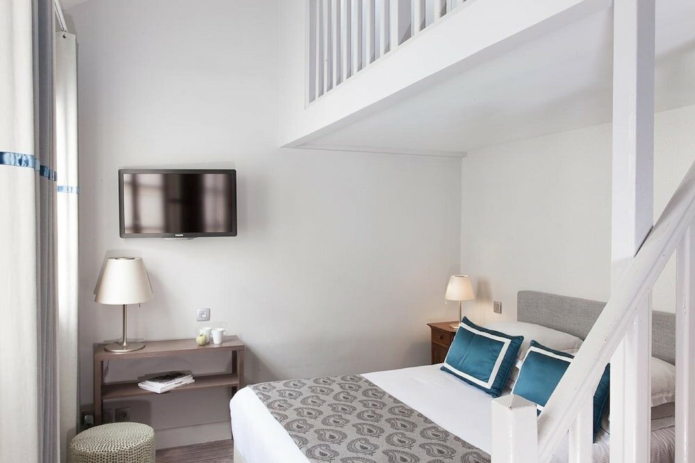 Фото Hôtel de la Place du Louvre