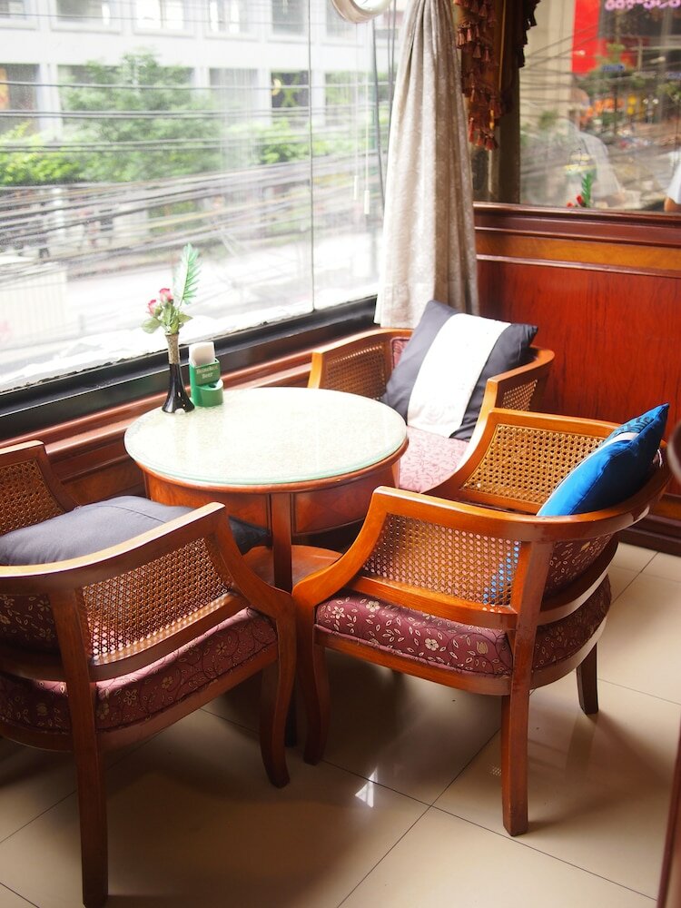 Фото Parkway Inn