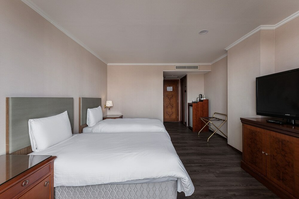 Фото Hotel j Metropolis