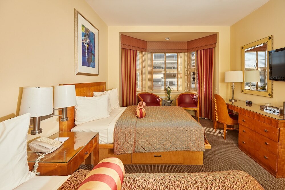 Фото Alexander Inn