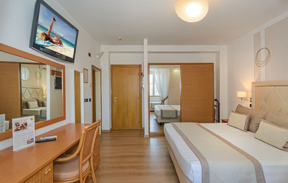 Фото Raffaelli Park Hotel